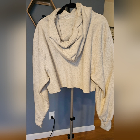 CHAMPION CROPPED HOODIE - SIZE MEDIUM - Picture 2 of 2